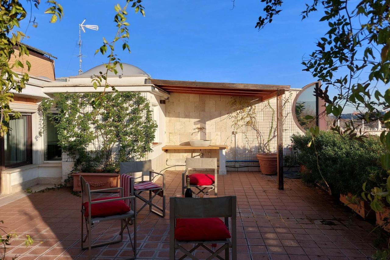 Beautiful Loft In Ponte Milvio With Terrace Apartamento Roma Exterior foto