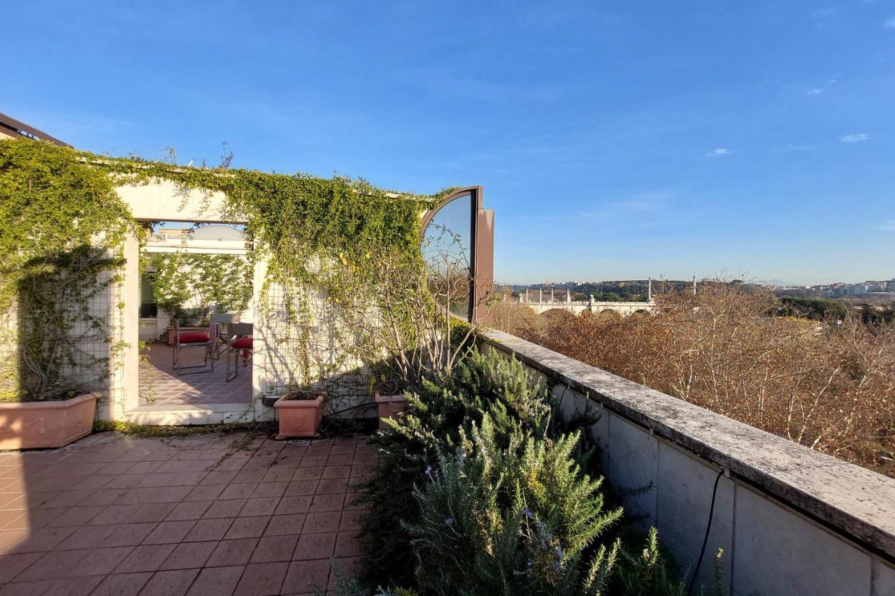 Beautiful Loft In Ponte Milvio With Terrace Apartamento Roma Exterior foto
