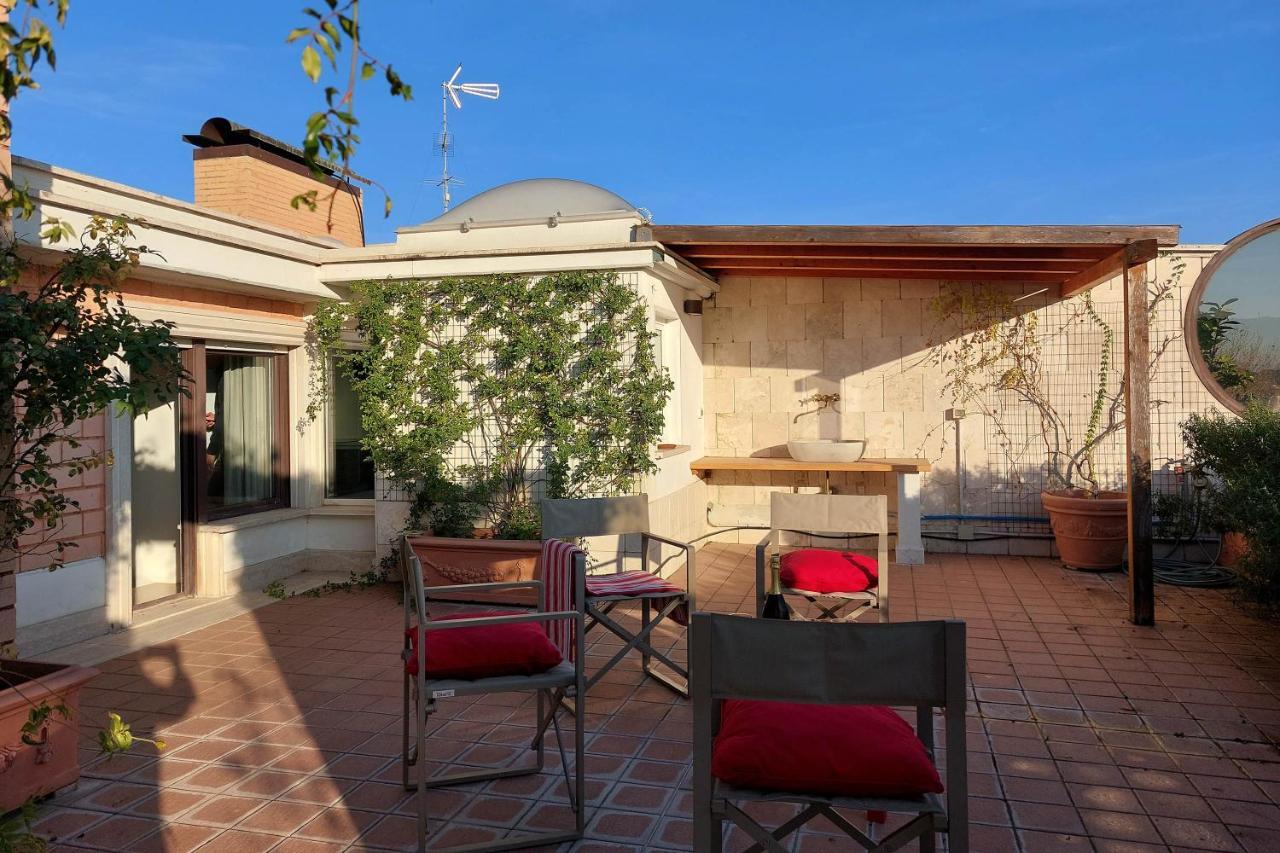 Beautiful Loft In Ponte Milvio With Terrace Apartamento Roma Exterior foto