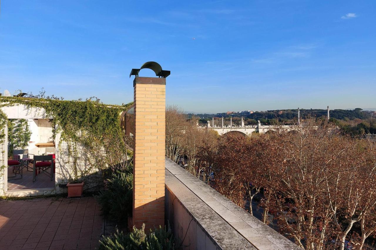 Beautiful Loft In Ponte Milvio With Terrace Apartamento Roma Exterior foto